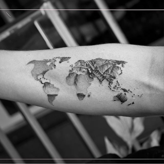 tatuaż mapa świata