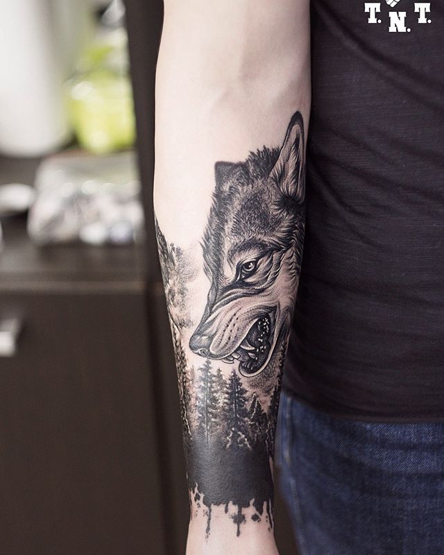 tatuaż wilk